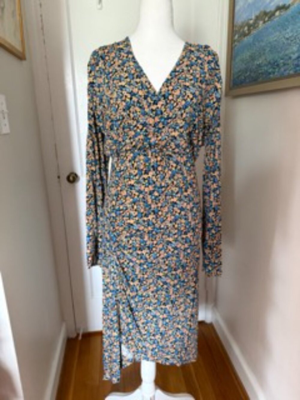 Floral Ruched Dress - Picture 2 of 3